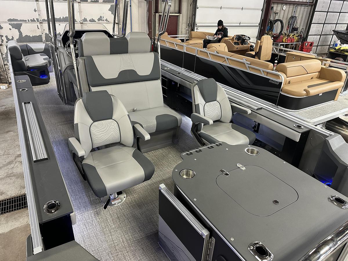 2025 Tahoe Pontoons GEOfish CRF 2585 Tritoon & 225HP Outboard