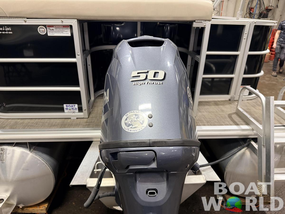 Used 2015 Sylvan Mirage 820 Cruise Special Edition Pontoon