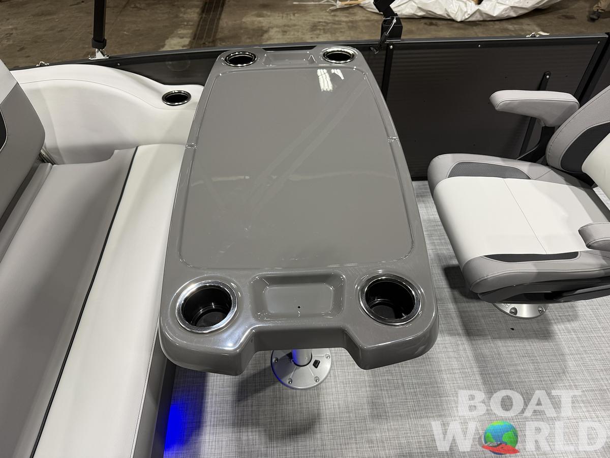 2026 Princecraft Vectra 23 RL SS Swingback Pontoon 