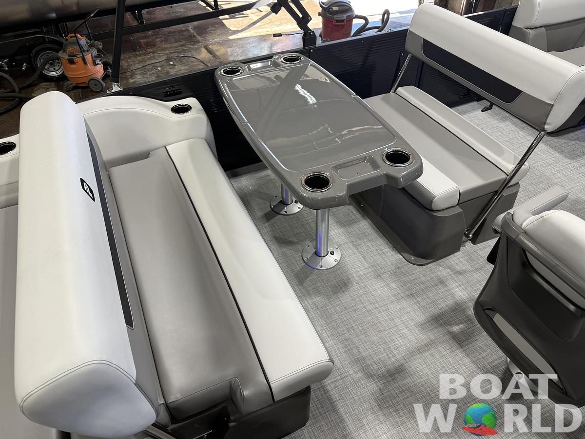 2026 Princecraft Vectra 21 RL Swingback Dinette $30995