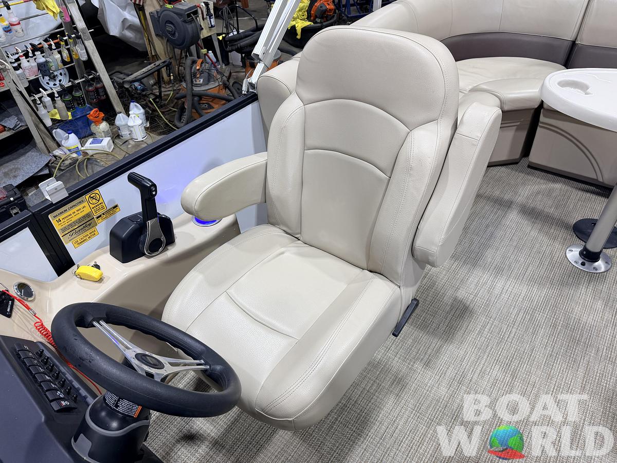 Used 2022 Bentley Pontoons Legacy 200 Navigator Quad Lounge & 100HP Honda 4Stroke -$34,995