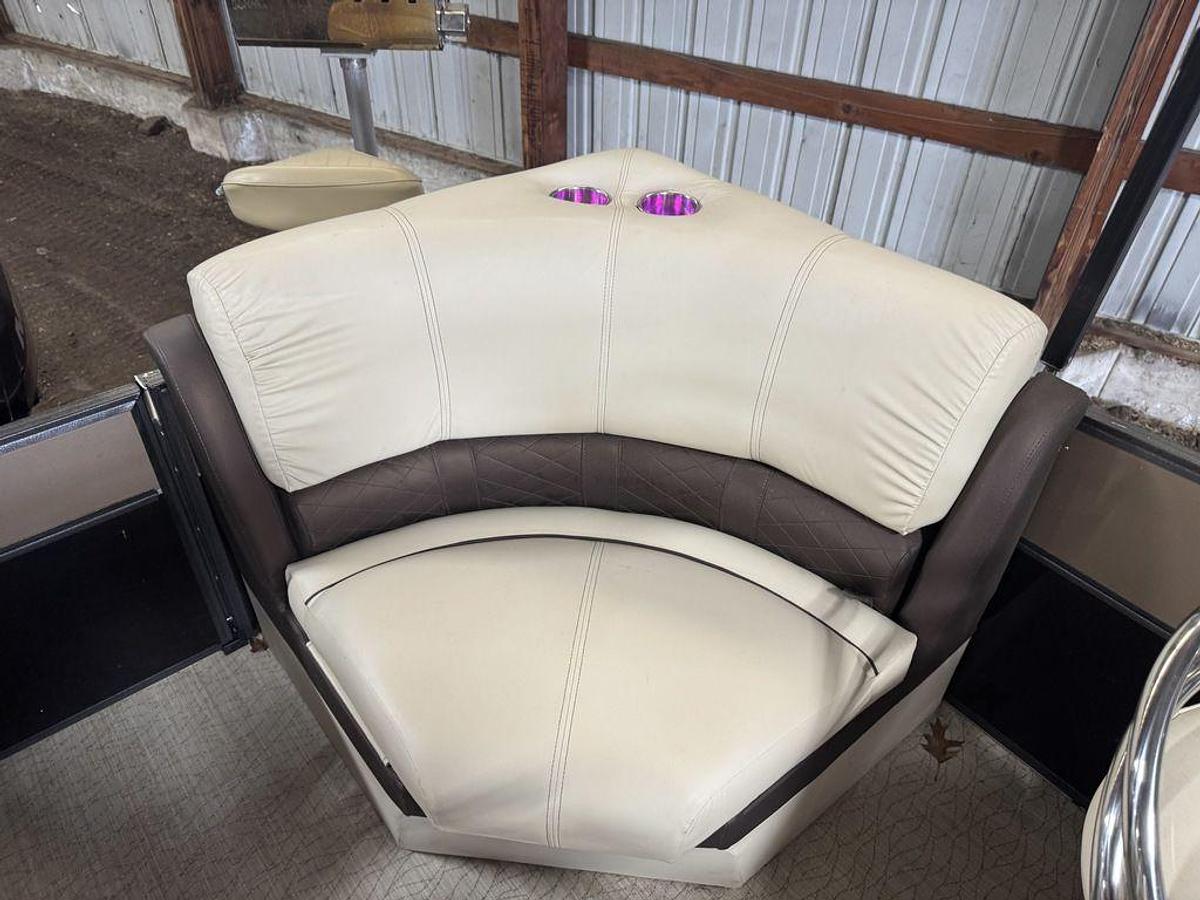 Used 2018 Misty Harbor Boats Skye SR S-2385SE Pontoon