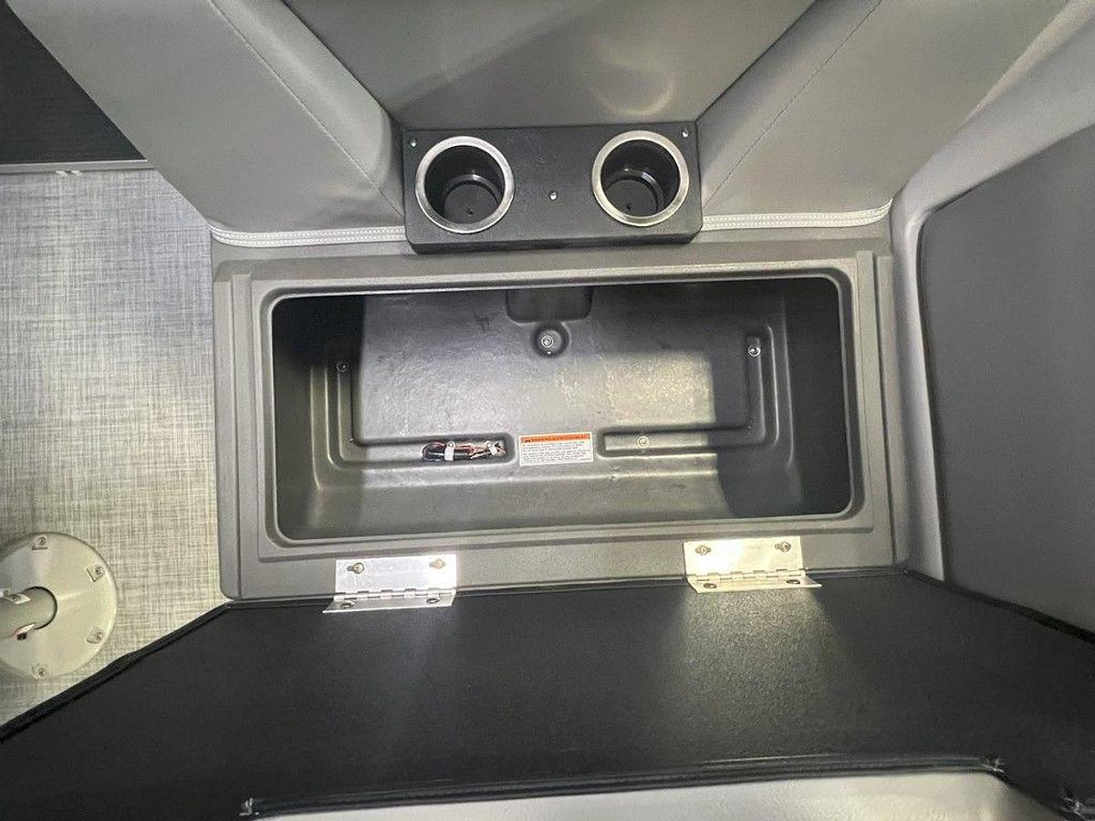 2025 Princecraft 21 Sportfisher 2-S Pontoon & Mercury 4-Stroke EFI