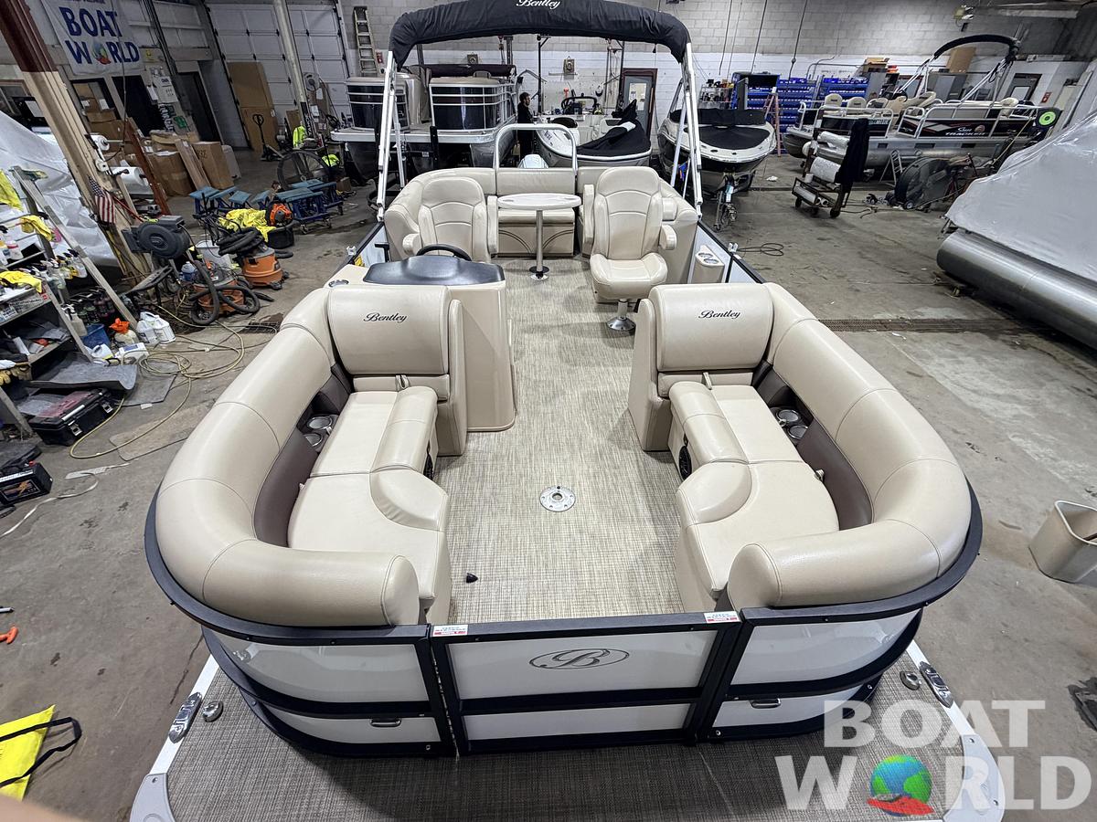 Used 2022 Bentley Pontoons Legacy 200 Navigator Quad Lounge & 100HP Honda 4Stroke -$34,995