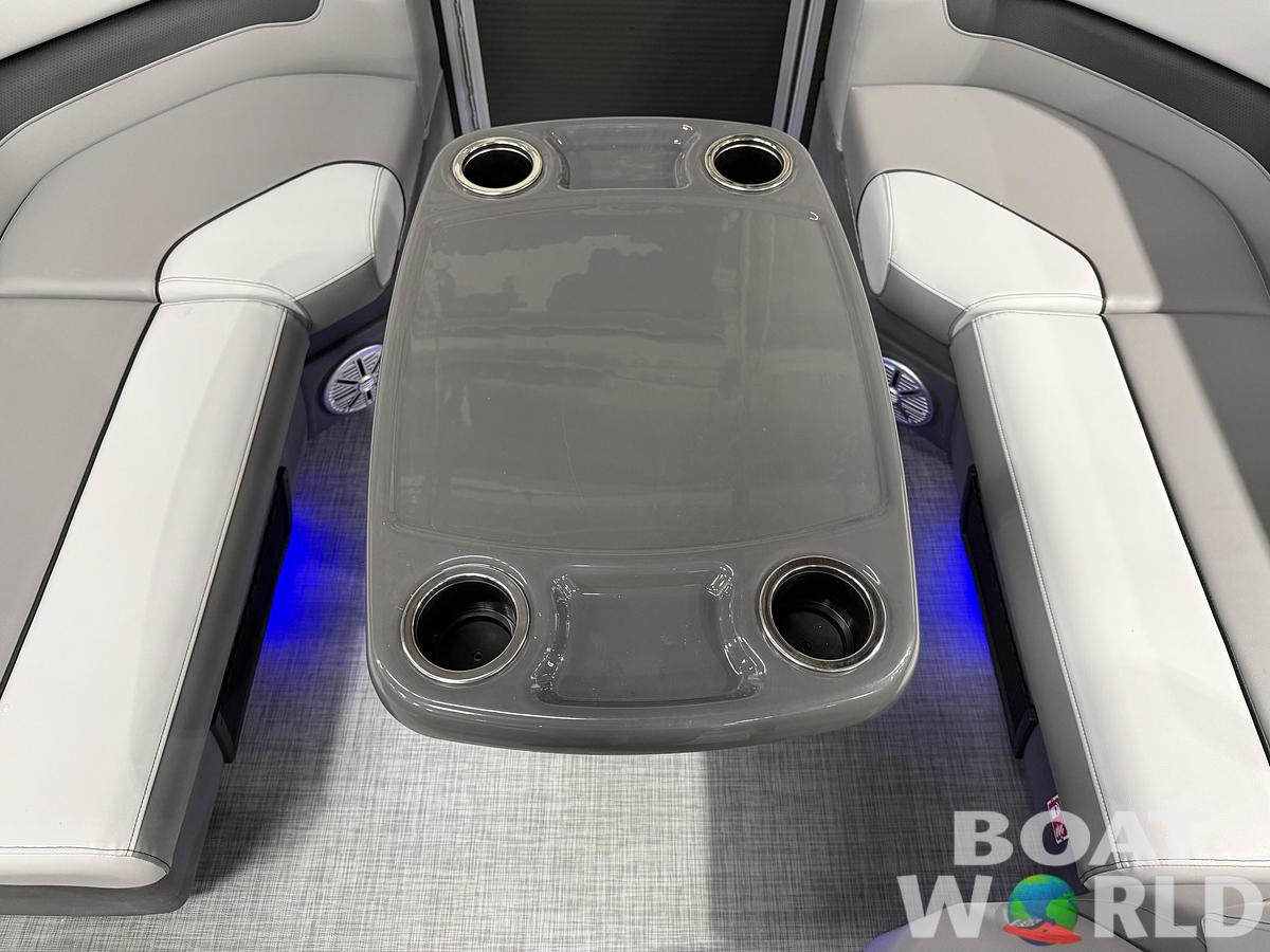 2026 Princecraft Vectra 21 RL Swingback Dinette Pontoon 