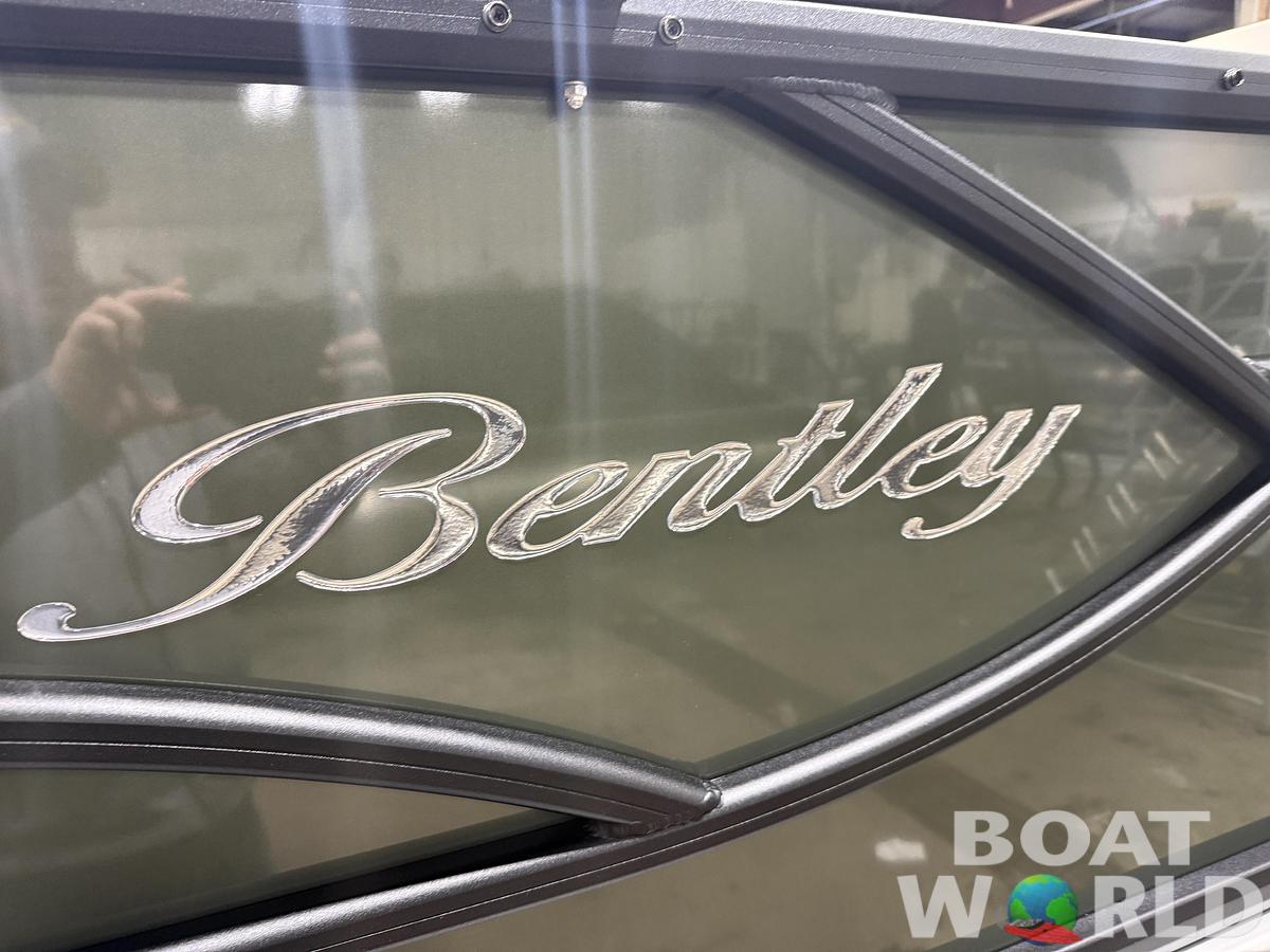 2026 Bentley Pontoons Legacy 220 Swingback