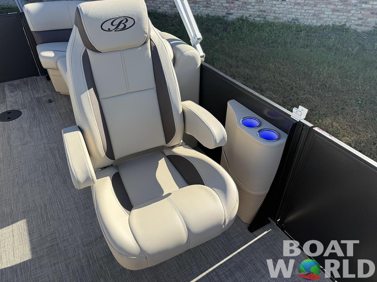 2026 Bentley Pontoons Legacy 220 Navigator DL Quad Lounge