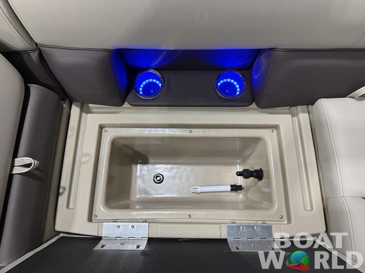 2026 Bentley Pontoons Legacy 220 Swingback