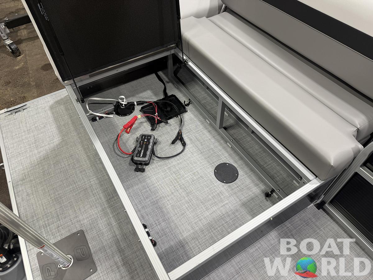 2026 Princecraft Vectra 23 RL SS Swingback Tritoon 