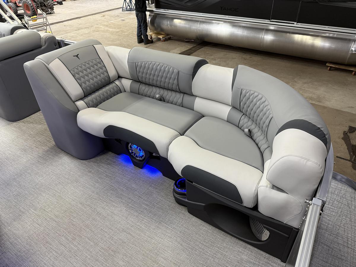 2025 Tahoe Pontoons Cascade 2385 Elite Tritoon & Honda 225HP 4-Stroke EFI