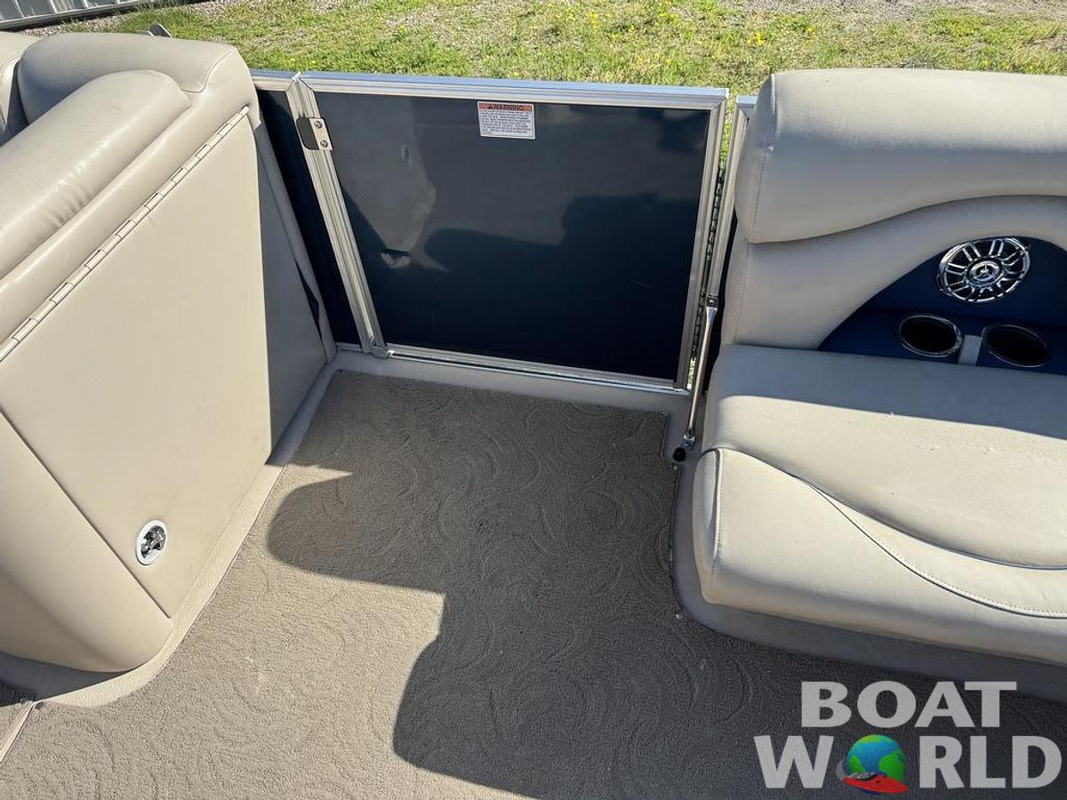 Used 2016 Sylvan 820 Cruise Pontoon