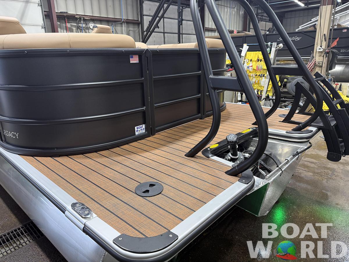 2027 Bentley Legacy 220 Navigator Quad Lounge Pontoon $43995