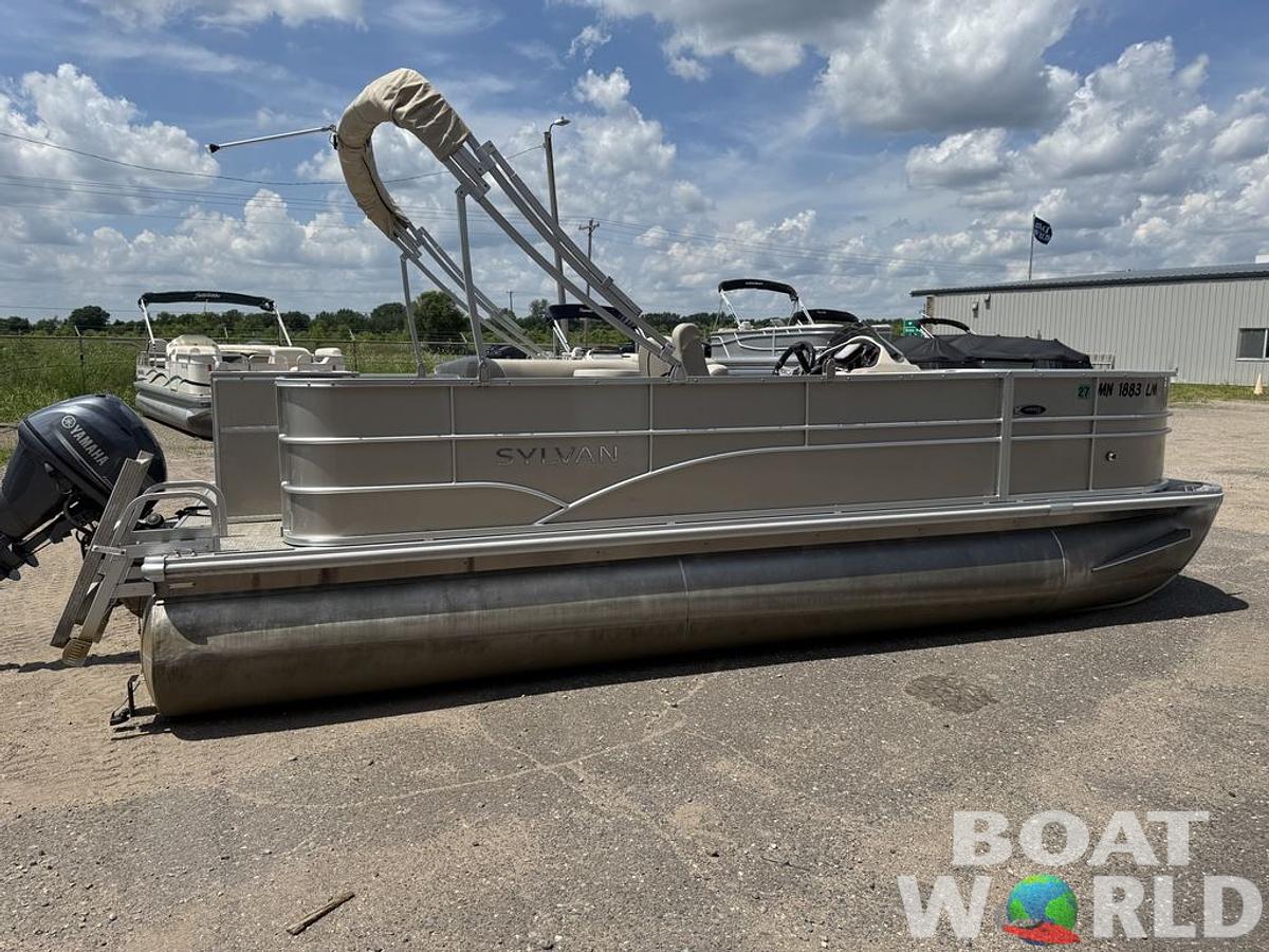 Used 2016 Sylvan 820 4-PT Pontoon
