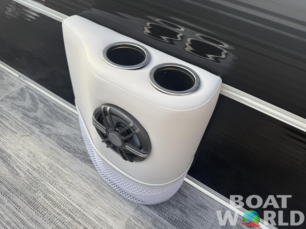 2026 Montego Bay 8522 Swingback Deluxe Pontoon