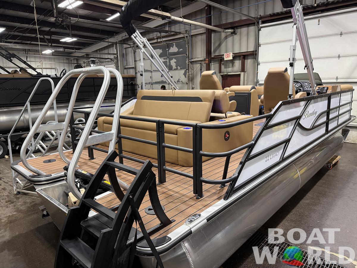 2026 Bentley Pontoons Legacy 223 Swingback Tritoon 