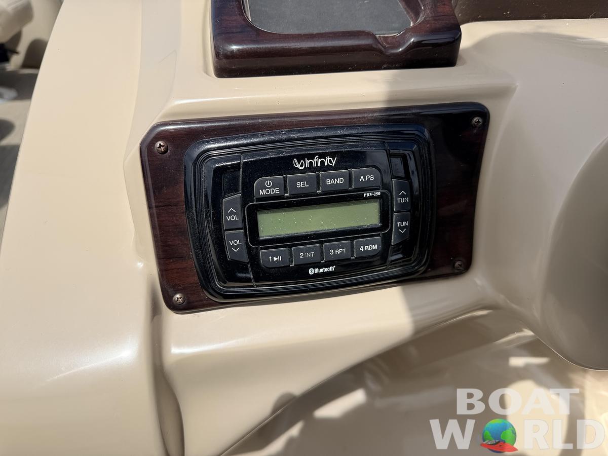 Used 2016 Sylvan Mirage 8524 LE & 150HP Mercury 4Stroke - $29,995