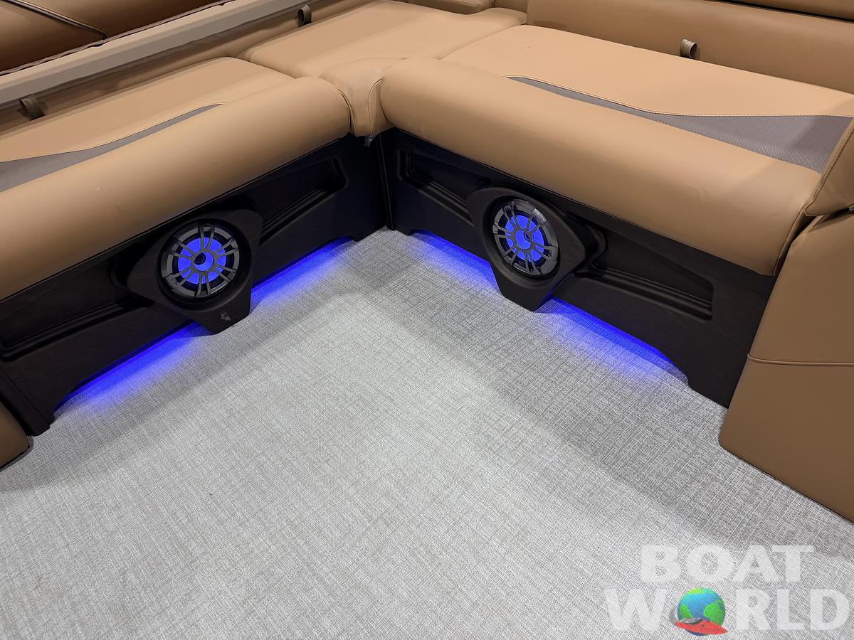 2026 Tahoe Sport 2385 VRB Swingback Tritoon $47995