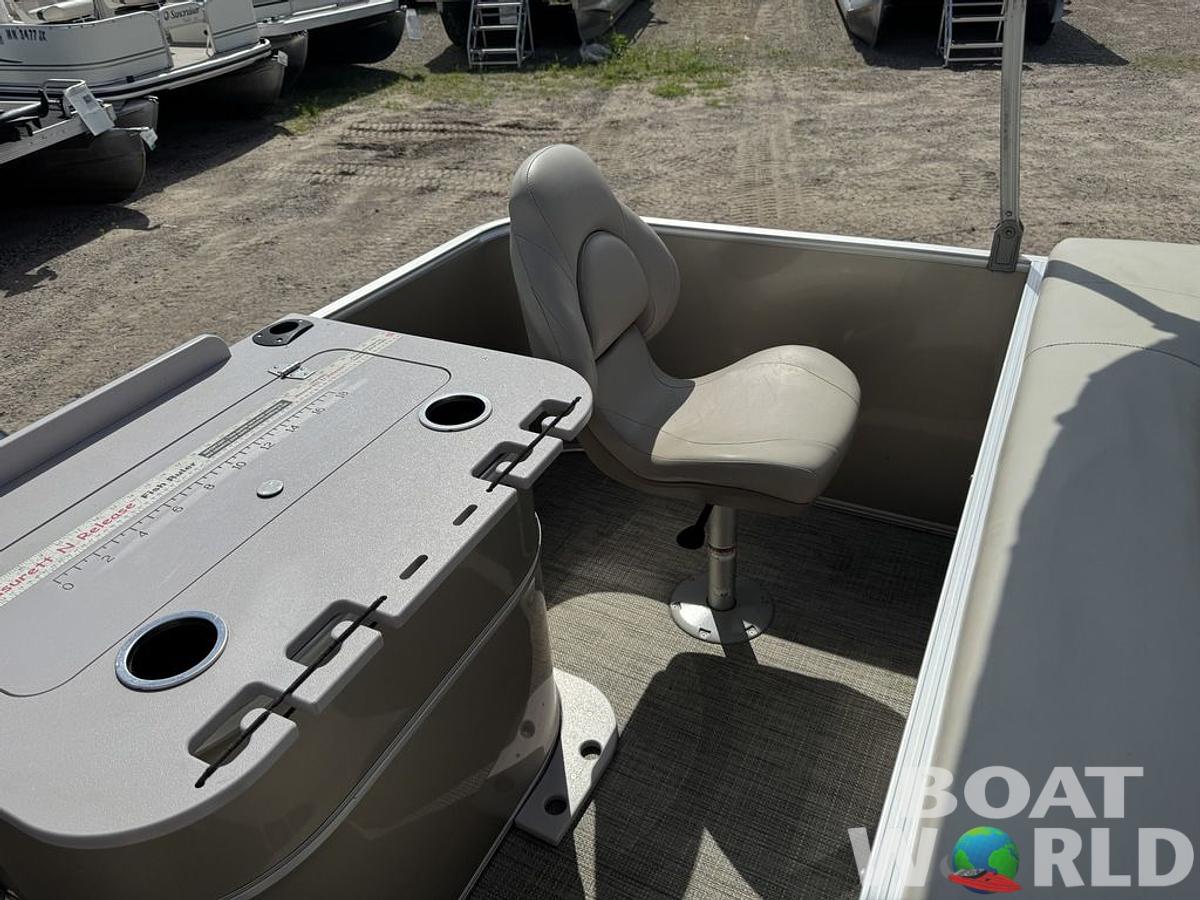 Used 2016 Sylvan 820 4-PT Pontoon