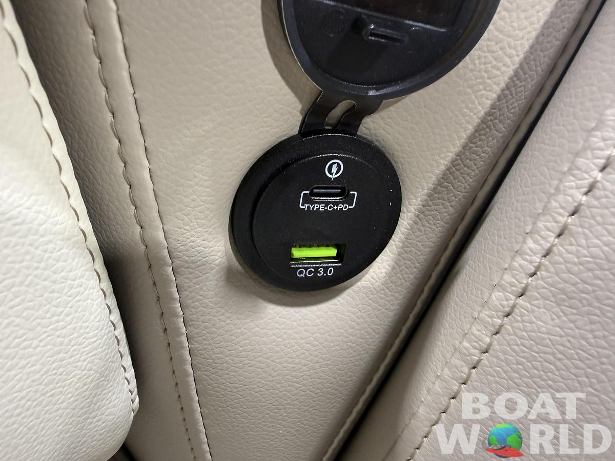 2026 Tahoe Pontoons Sport 2385 Swingback (VRB) Tritoon