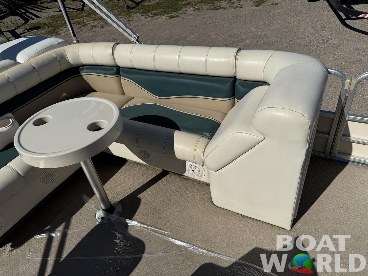 Used 2004 Sweetwater 2222 DF Pontoon