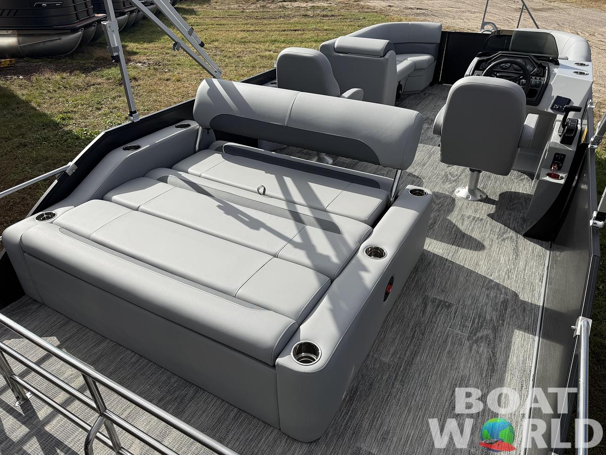 2026 Bentley Pontoons Legacy 220 Swingback 