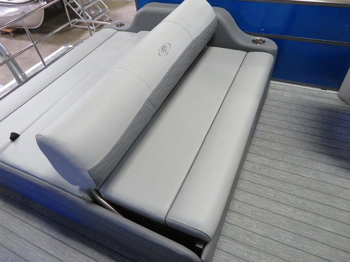 2023 Montego Bay ST8524 Swingback Tritoon Deluxe Pontoon & Honda 200HP 4-Stroke EFI