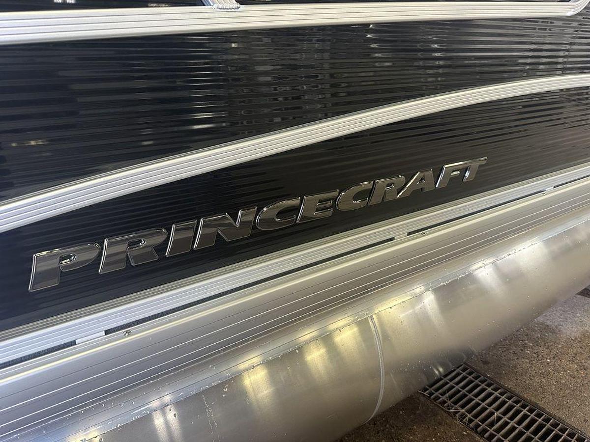 2025 Princecraft Vectra 21 RL Swingback Lounge Pontoon & Mercury 4-Stroke EFI