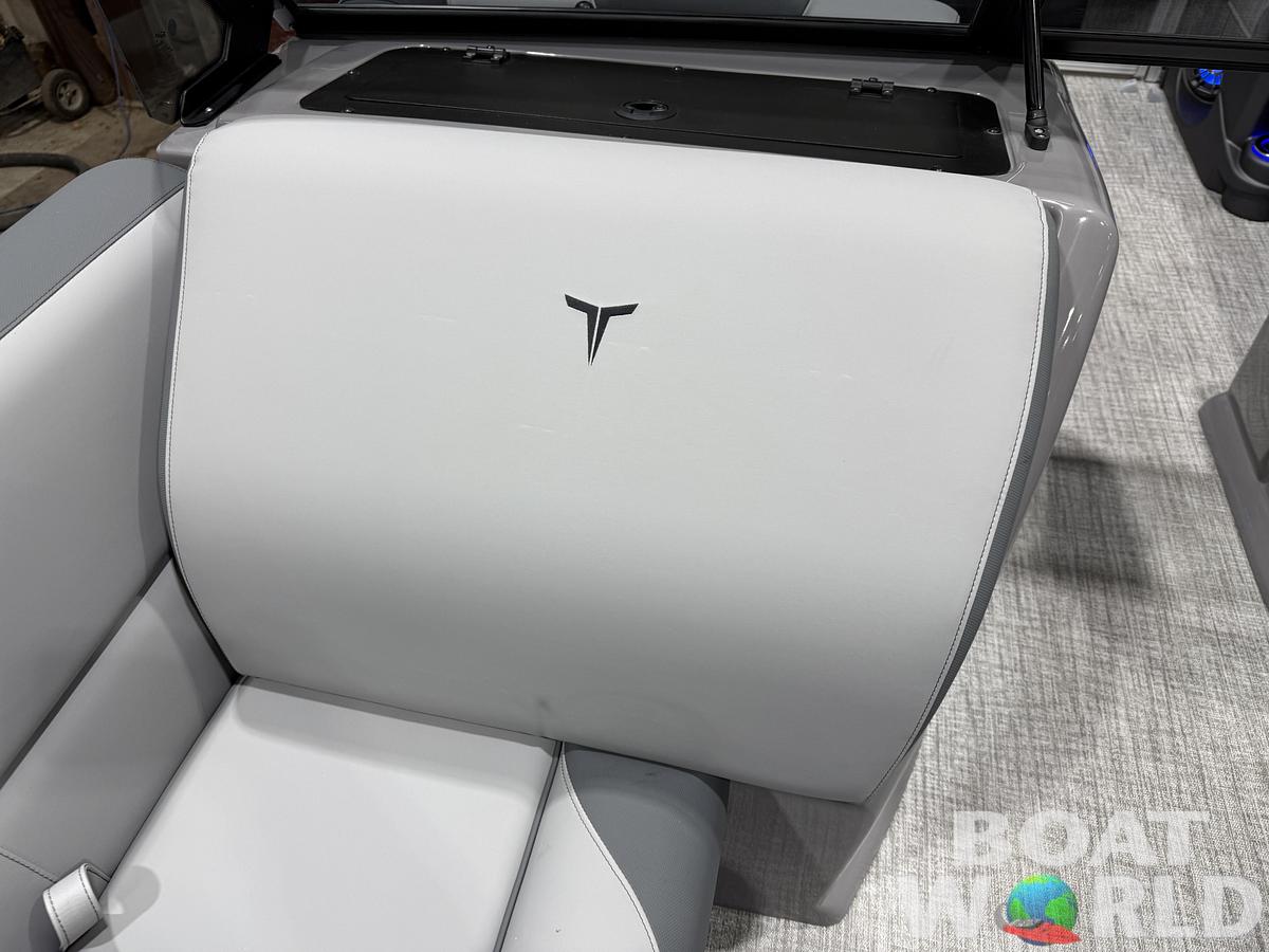 2026 Tahoe Pontoons LTZ 2385 Swingback (VRB) Windshield Tritoon