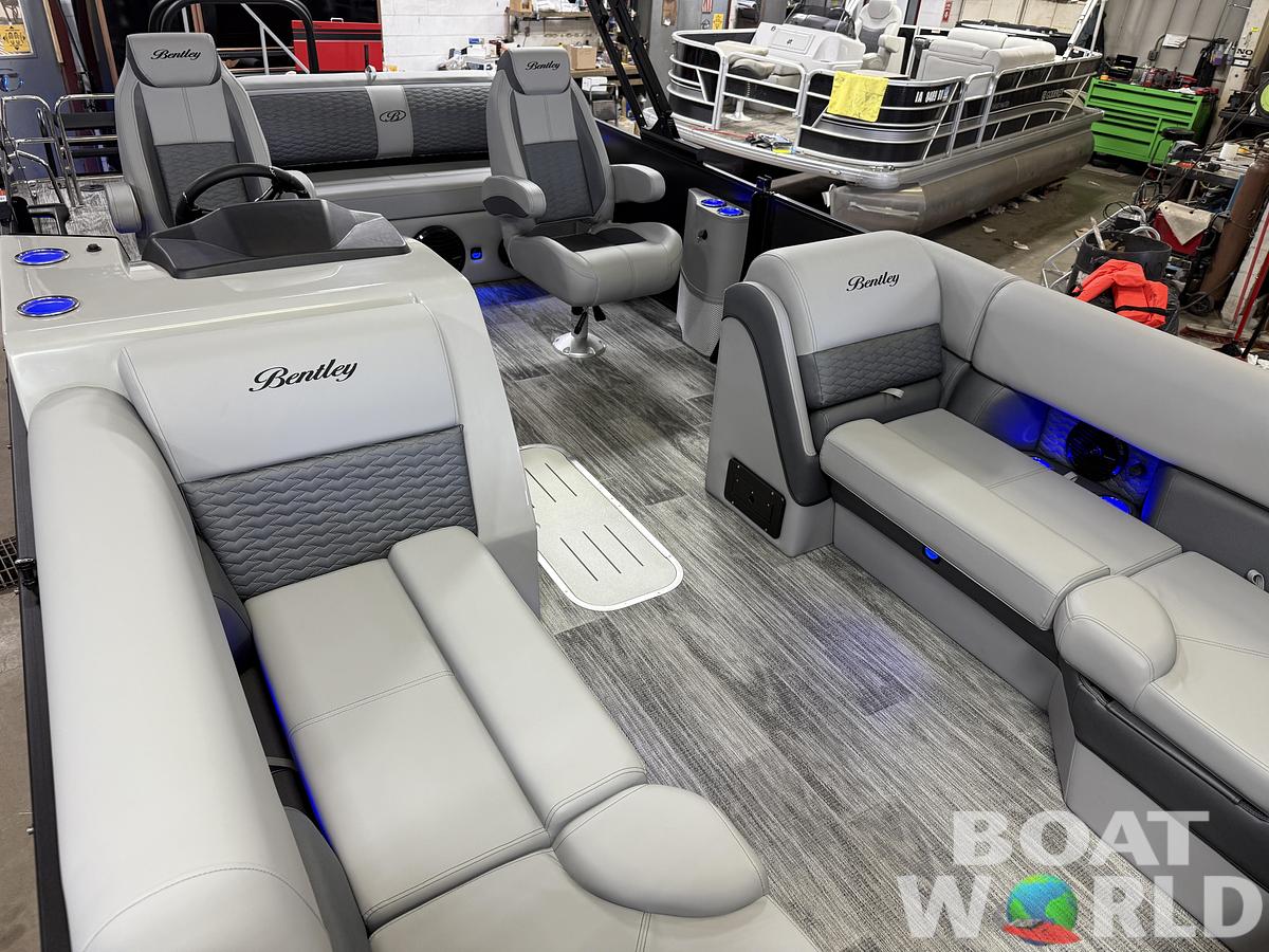 2026 Bentley Pontoons Elite 223 Swingback Tritoon