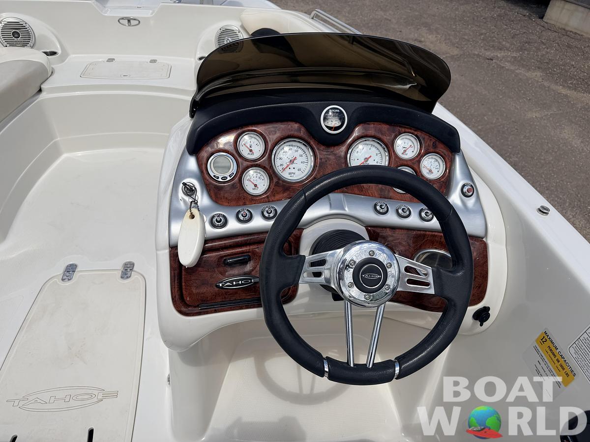 Used 2011 Tahoe 215 Xi Deck Boat & 220HP Mercruiser V8 -$17,995