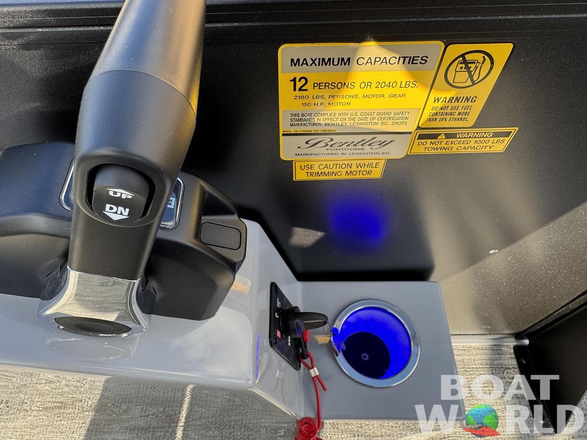2026 Bentley Pontoons Forward Fish 220 Swingback