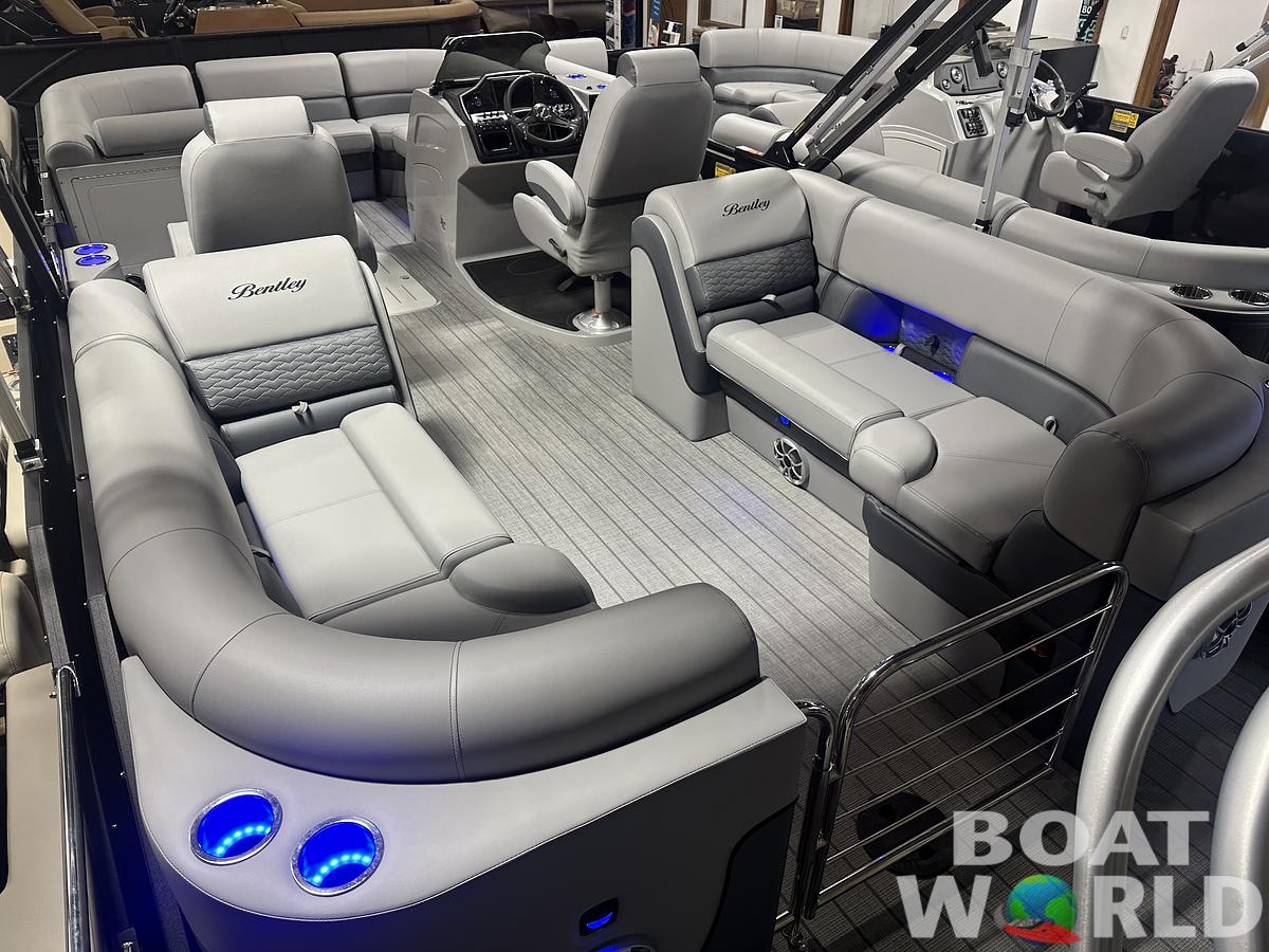 2025 Bentley Pontoons Elite 223 Admiral Quad Lounge Tritoon & Honda 4-Stroke EFI