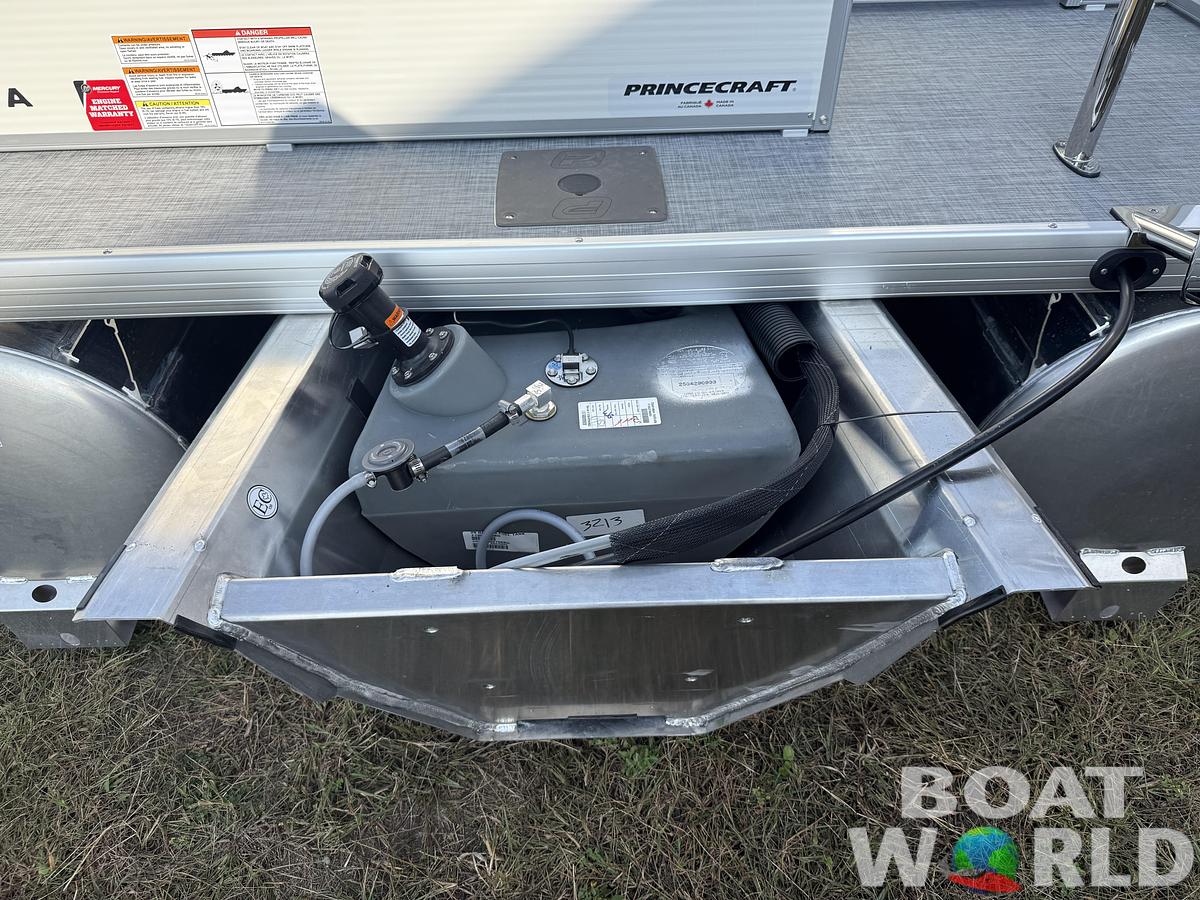 2026 Princecraft Vectra 21 Cruise Lounge Pontoon & Mercury 4-Stroke EFI