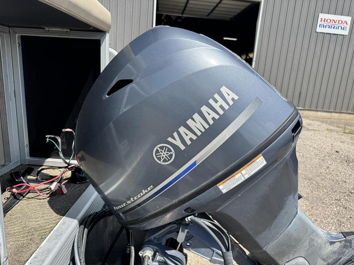 Used 2013 Bennington 17SF