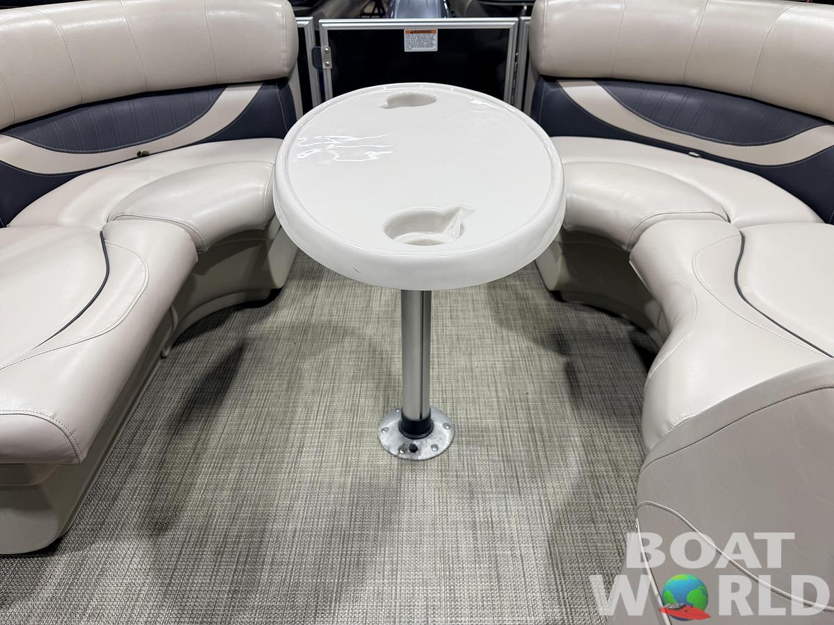 Used 2016 Sylvan Mirage 822 LZ & 50HP Yamaha 4Stroke - $21,995