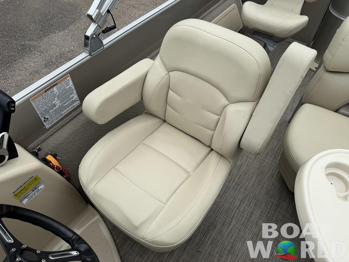 Used 2017 Sylvan 820 Cruise-n-Fish Pontoon