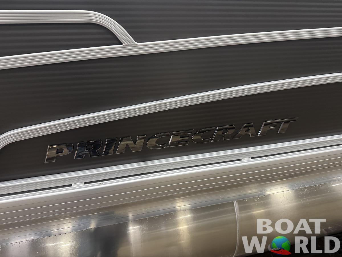 2026 Princecraft Vectra 23 RL Lounge Swingback Tritoon 