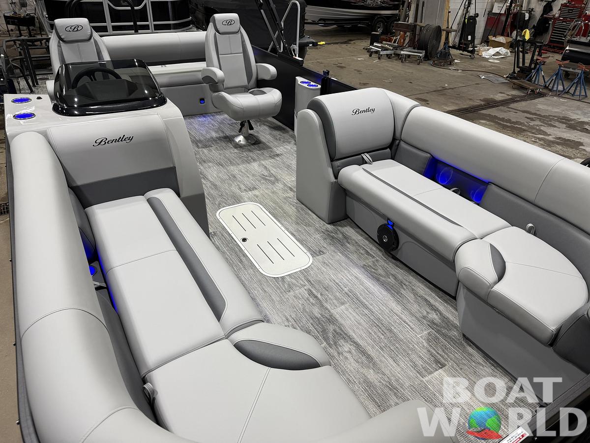 2026 Bentley Legacy 243 Swingback Tritoon & 300HP $68995