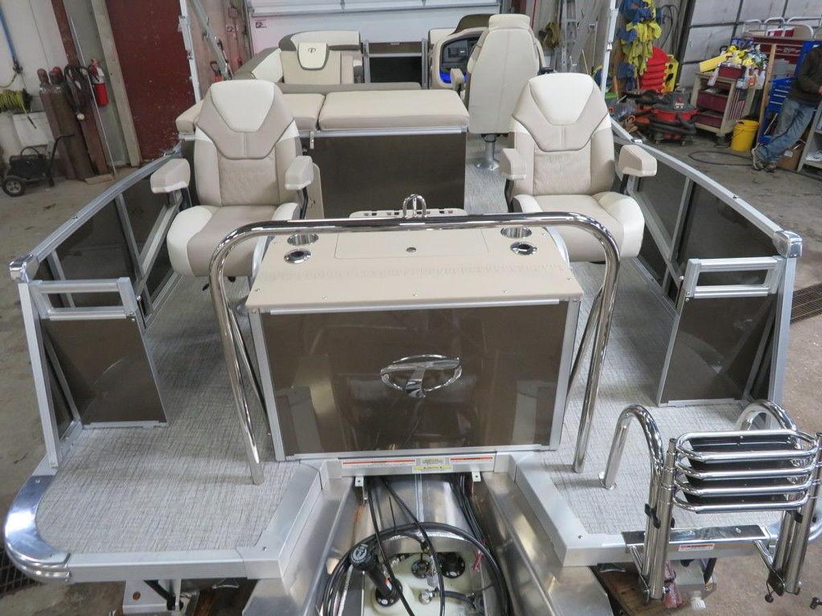 Used 2023 Tahoe Pontoons Cascade 2385 Rear Fish Tritoon & 150HP 4-Stroke EFI