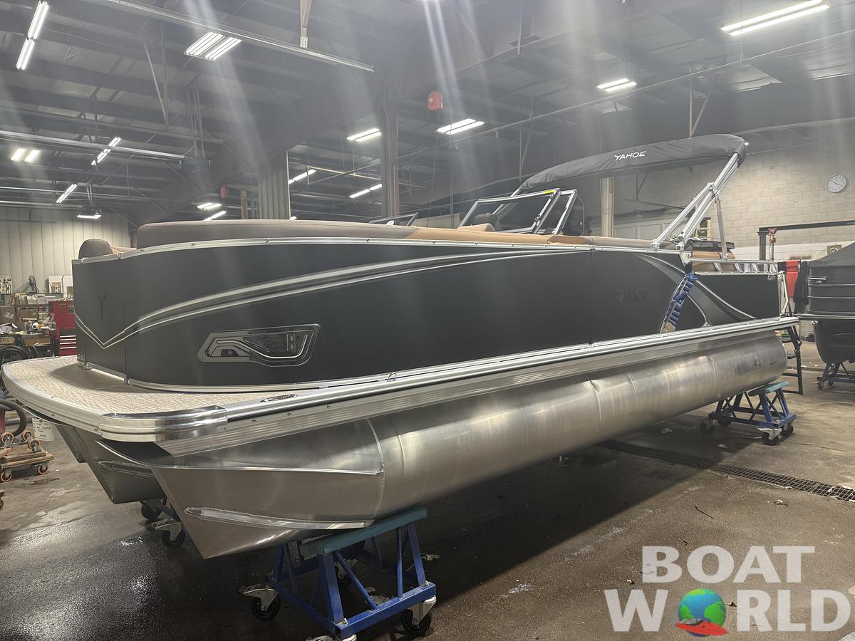 2026 Tahoe Pontoons LTZ 2385 Elite Windshield Tritoon