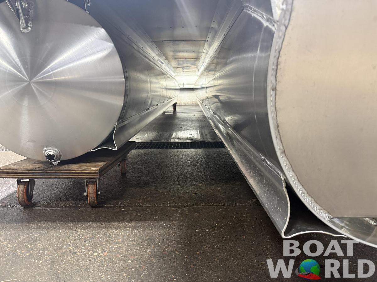 2026 Tahoe Pontoons Sport 2385 Swingback (VRB) Tritoon