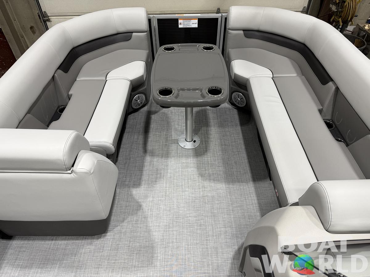 2026 Princecraft Vectra 23 RL Long Lounge Swingback Tritoon 