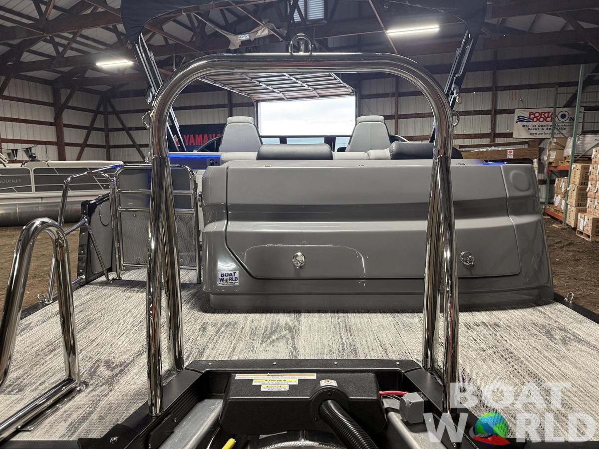 2026 Tahoe Pontoons Cascade 2385 Elite Windshield Tritoon