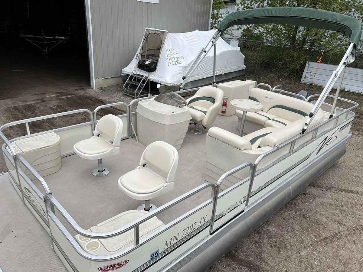 Used 2005 Bennington Sedona F21 Pontoon