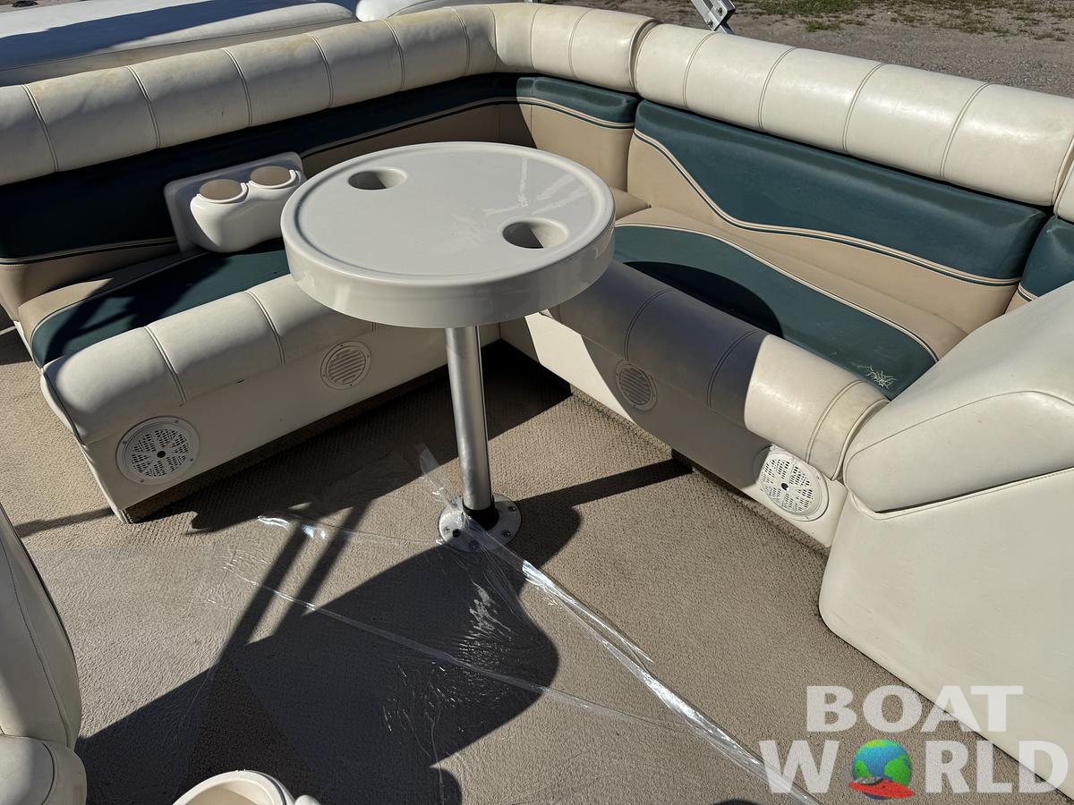 Used 2004 Sweetwater 2222 DF Pontoon