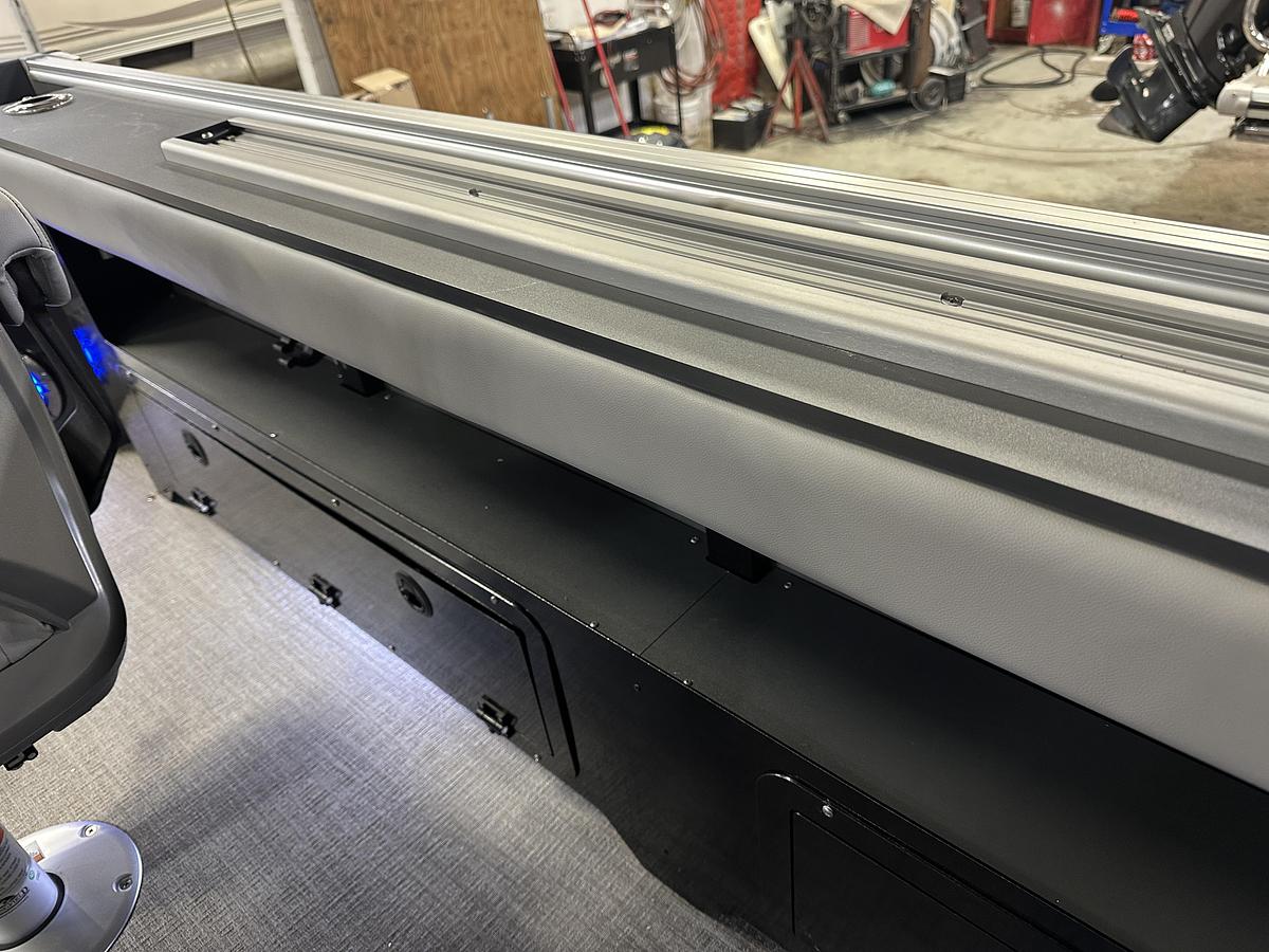 2025 Tahoe Pontoons GEOfish CRF 2585 Tritoon & 225HP Outboard