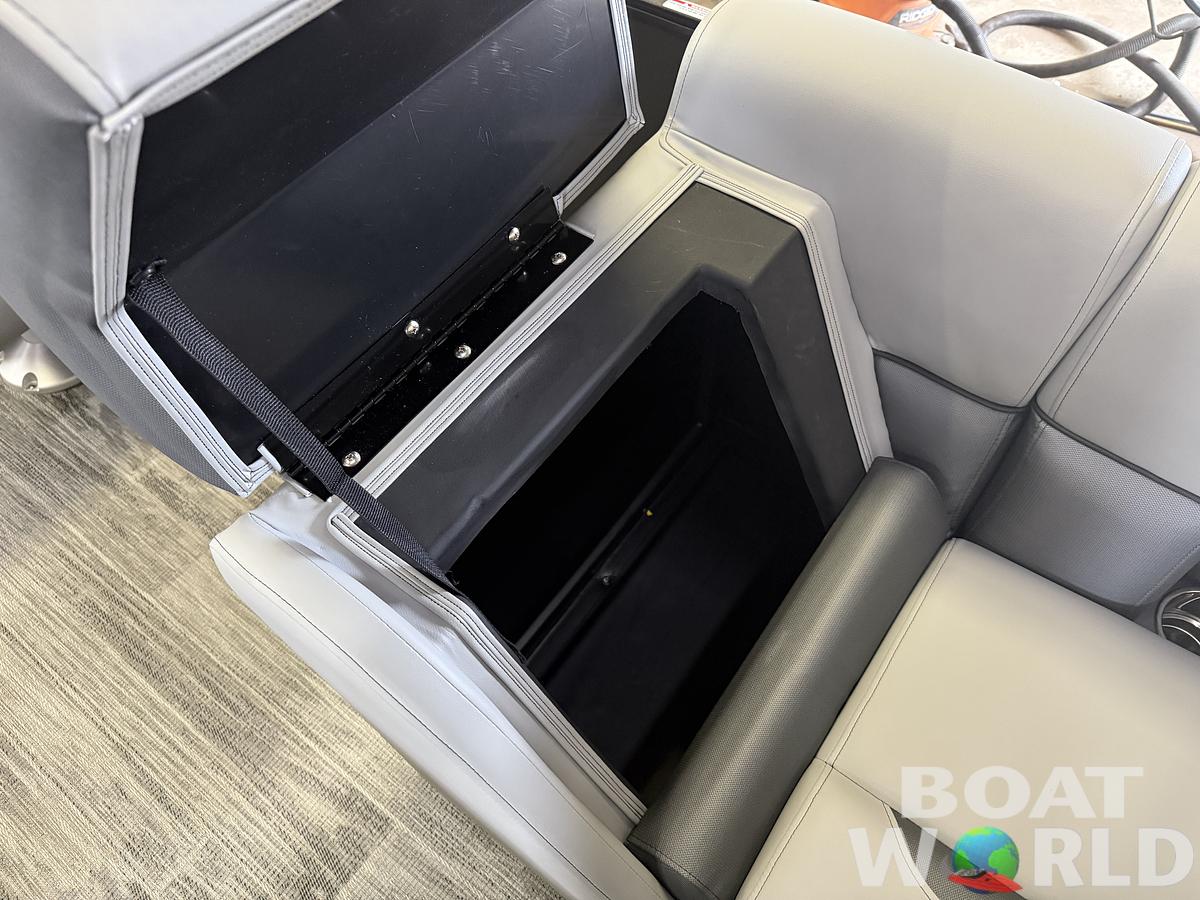 2026 Bentley Pontoons Legacy 220 QSB Swingback & 4-Stroke EFI