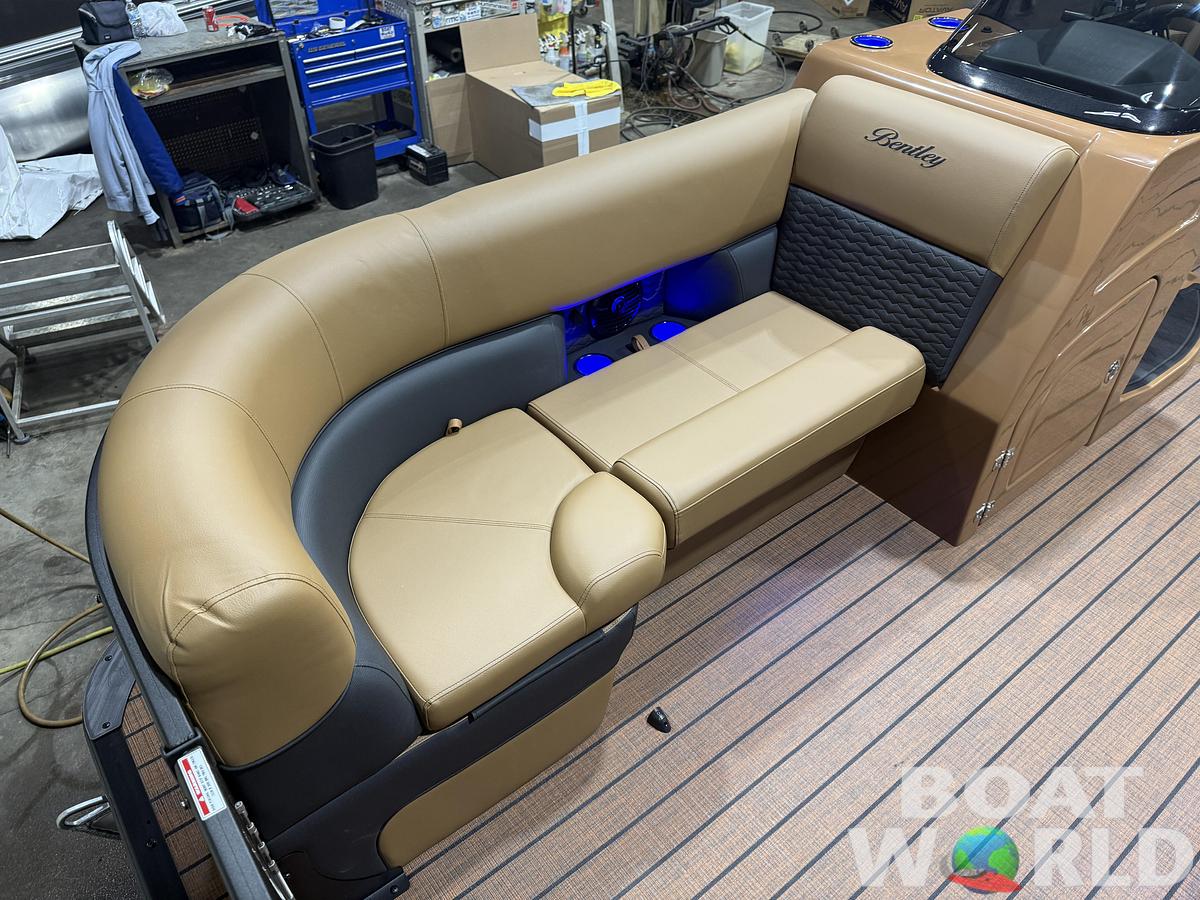 2026 Bentley Pontoons Elite 223 Admiral Quad Lounge Tritoon