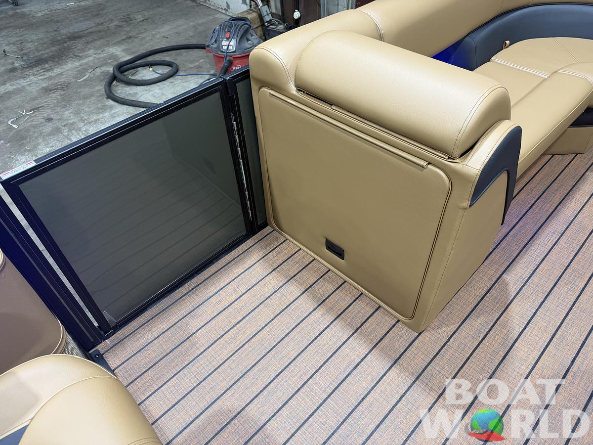 2026 Bentley Pontoons Elite 223 Swingback Tritoon & 200HP 