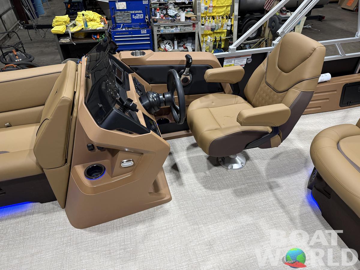 2027 Tahoe Sport 2385 Rear Fish Tritoon $53995